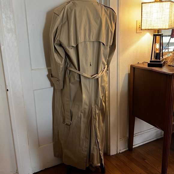 The Limited 1980’s Vintage Outback Red Trench Coat - Picture 2 of 7